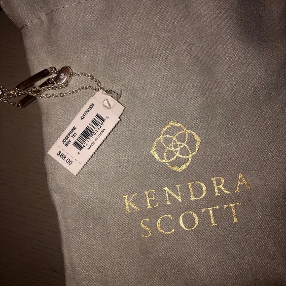 Kendra Scott necklace - Picture 4 of 5